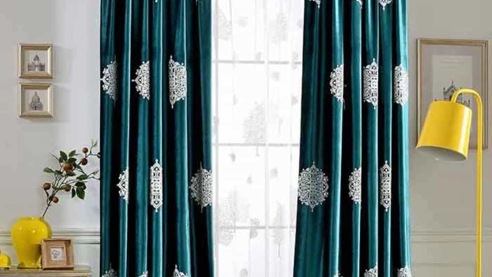 The best curtain model for small houses
